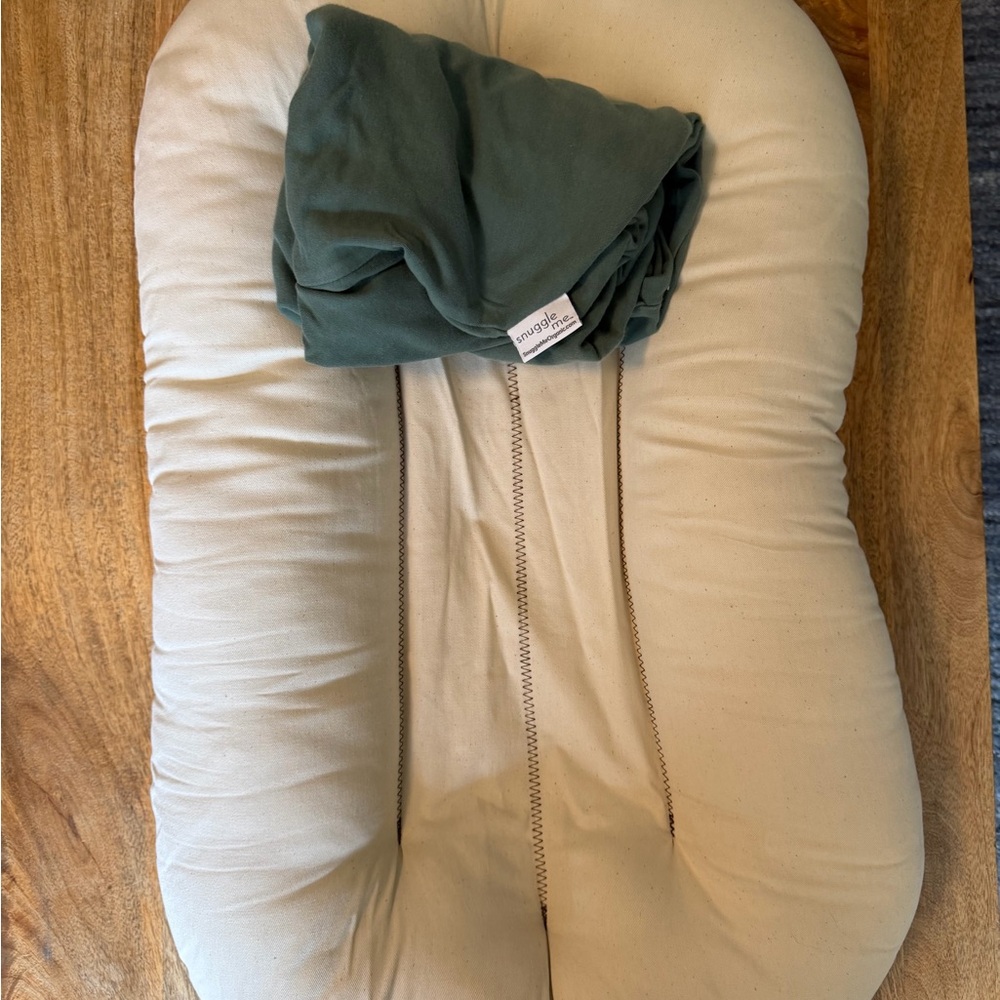 Snuggle Me Lounger and organic moss cover